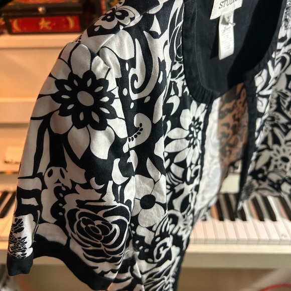 Studio I Monochrome Floral Jacket 14 - Picture 6 of 16